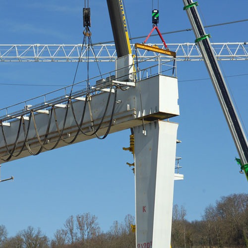 depose portique pour remise en etat avec grue